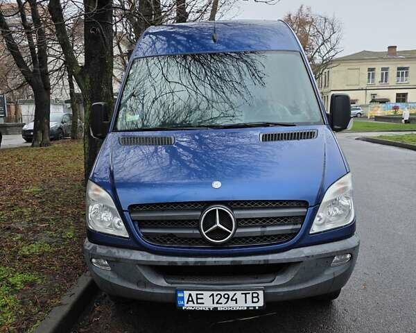 Синий Мерседес Sprinter, объемом двигателя 2.14 л и пробегом 360 тыс. км за 37700 $, фото 2 на Automoto.ua