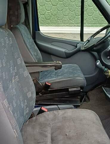 Синій Мерседес Sprinter, об'ємом двигуна 2.2 л та пробігом 500 тис. км за 5900 $, фото 9 на Automoto.ua