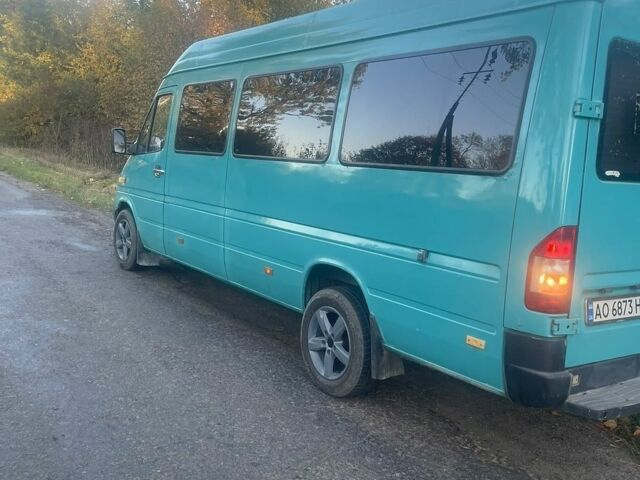 Синий Мерседес Sprinter, объемом двигателя 2.15 л и пробегом 900 тыс. км за 10500 $, фото 9 на Automoto.ua
