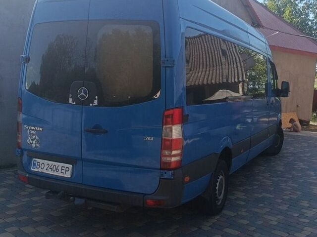 Синий Мерседес Sprinter, объемом двигателя 2.15 л и пробегом 260 тыс. км за 10300 $, фото 2 на Automoto.ua