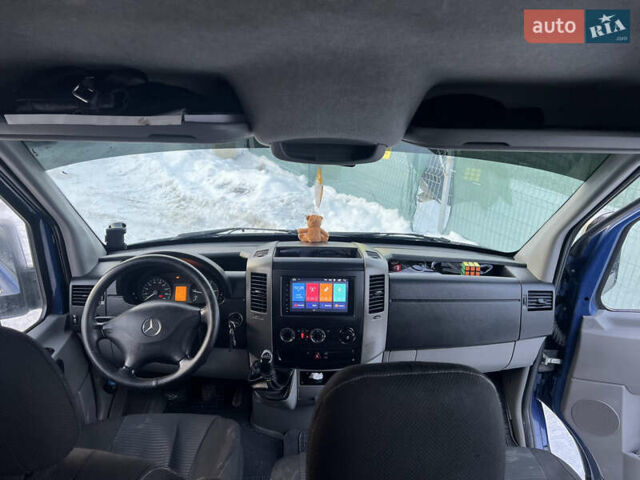 Синий Мерседес Sprinter, объемом двигателя 2.15 л и пробегом 380 тыс. км за 10500 $, фото 16 на Automoto.ua
