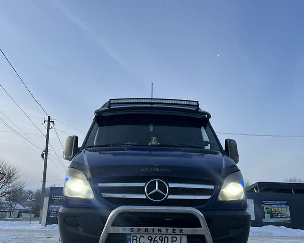 Синий Мерседес Sprinter, объемом двигателя 2.15 л и пробегом 380 тыс. км за 10500 $, фото 4 на Automoto.ua