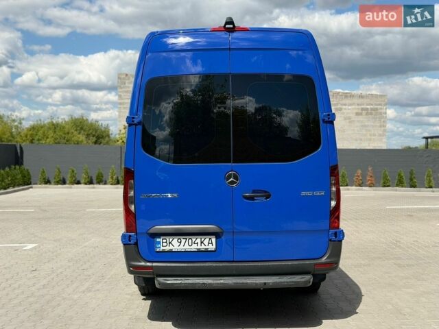 Синій Мерседес Sprinter, об'ємом двигуна 2.14 л та пробігом 446 тис. км за 38500 $, фото 9 на Automoto.ua