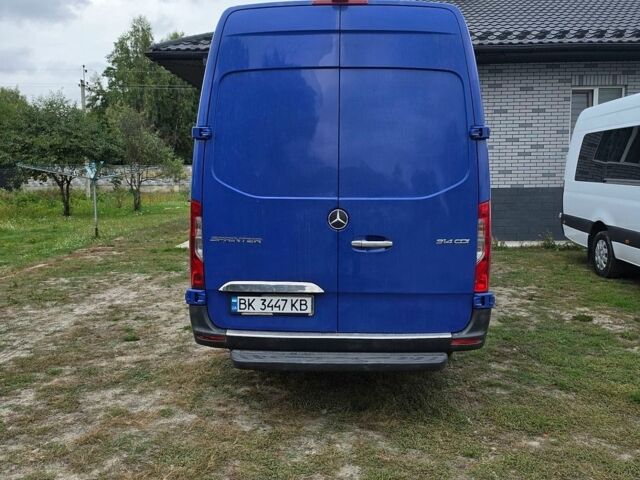 Синий Мерседес Sprinter, объемом двигателя 2.14 л и пробегом 680 тыс. км за 28000 $, фото 6 на Automoto.ua