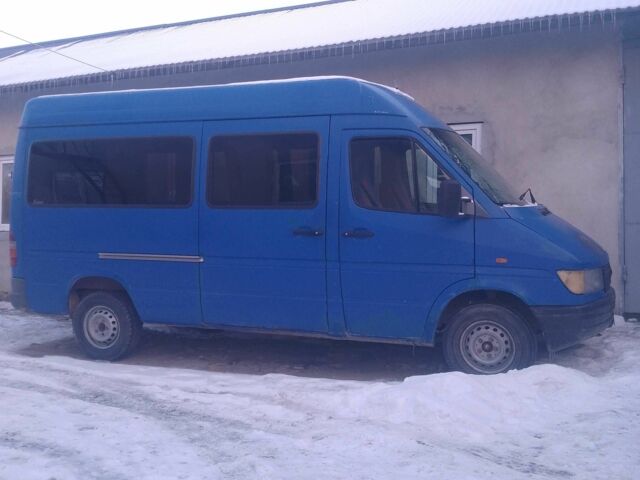 Синій Мерседес Sprinter, об'ємом двигуна 0.29 л та пробігом 400 тис. км за 3100 $, фото 10 на Automoto.ua