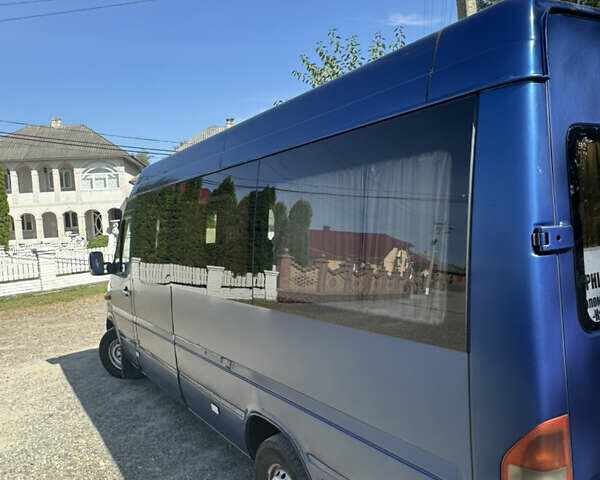 Синій Мерседес Sprinter, об'ємом двигуна 2.69 л та пробігом 500 тис. км за 9000 $, фото 2 на Automoto.ua