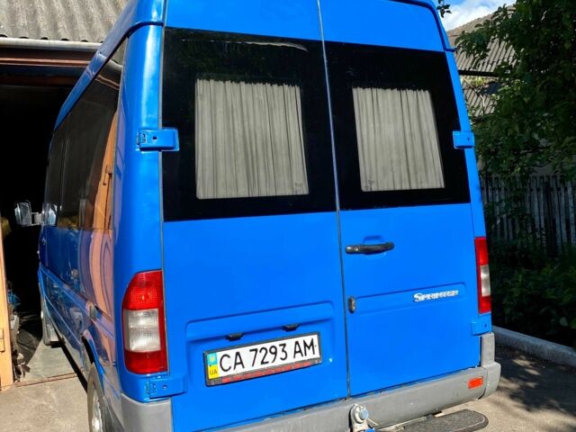 Синий Мерседес Sprinter, объемом двигателя 2.7 л и пробегом 385 тыс. км за 9500 $, фото 1 на Automoto.ua