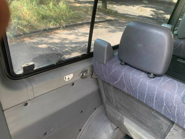 Синий Мерседес Sprinter, объемом двигателя 2.2 л и пробегом 400 тыс. км за 10300 $, фото 4 на Automoto.ua