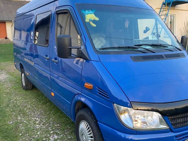 Синий Мерседес Sprinter, объемом двигателя 0.22 л и пробегом 100 тыс. км за 12500 $, фото 2 на Automoto.ua