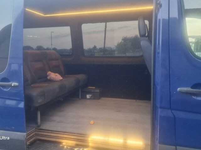 Синій Мерседес Sprinter, об'ємом двигуна 2.1 л та пробігом 506 тис. км за 9400 $, фото 4 на Automoto.ua