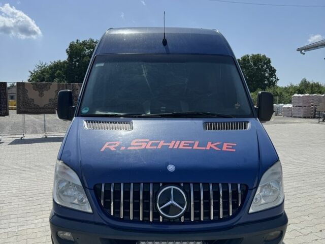 Синий Мерседес Sprinter, объемом двигателя 2.1 л и пробегом 371 тыс. км за 13000 $, фото 1 на Automoto.ua