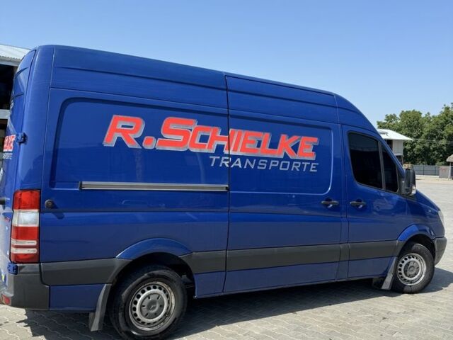 Синий Мерседес Sprinter, объемом двигателя 2.1 л и пробегом 371 тыс. км за 13000 $, фото 4 на Automoto.ua