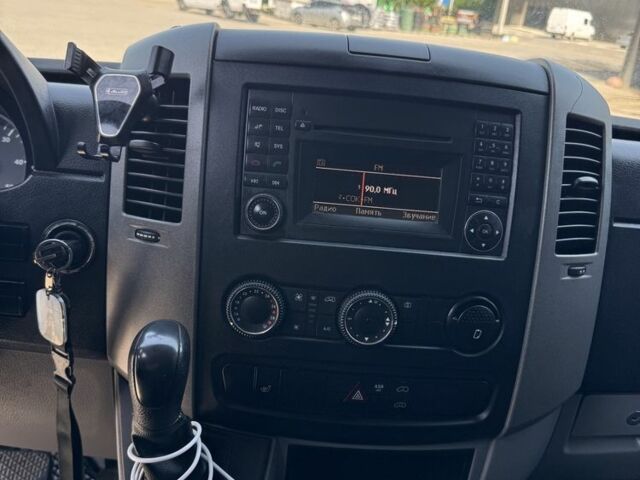 Синий Мерседес Sprinter, объемом двигателя 2.1 л и пробегом 371 тыс. км за 13000 $, фото 11 на Automoto.ua