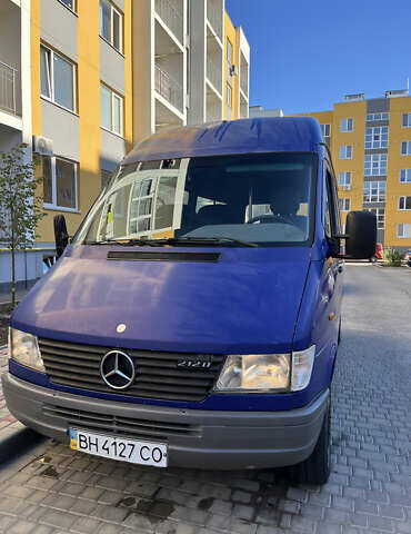 Синий Мерседес Sprinter, объемом двигателя 2.9 л и пробегом 350 тыс. км за 5200 $, фото 3 на Automoto.ua