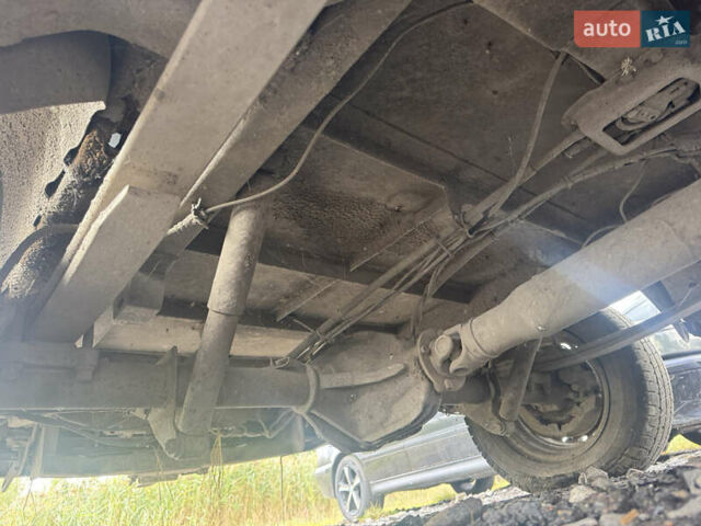 Синий Мерседес Sprinter, объемом двигателя 2.4 л и пробегом 500 тыс. км за 1000 $, фото 18 на Automoto.ua