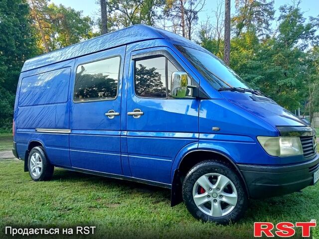 Синий Мерседес Sprinter, объемом двигателя 2.9 л и пробегом 677 тыс. км за 12000 $, фото 3 на Automoto.ua