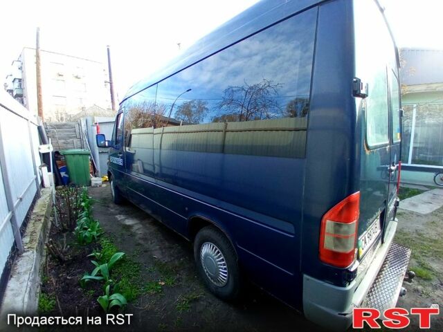 Синий Мерседес Sprinter, объемом двигателя 2.3 л и пробегом 540 тыс. км за 5500 $, фото 2 на Automoto.ua