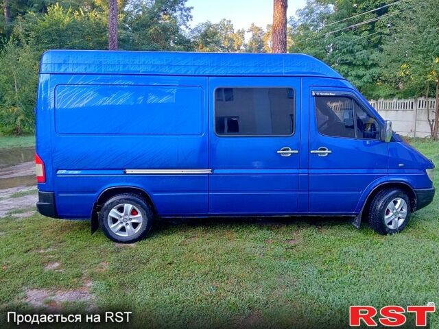 Синий Мерседес Sprinter, объемом двигателя 2.9 л и пробегом 677 тыс. км за 12000 $, фото 4 на Automoto.ua
