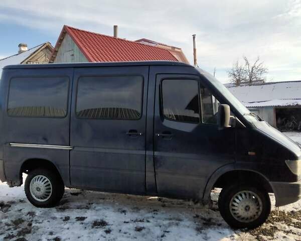 Синий Мерседес Sprinter, объемом двигателя 2.3 л и пробегом 360 тыс. км за 6500 $, фото 4 на Automoto.ua