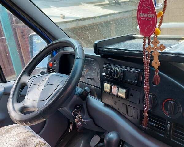 Синий Мерседес Sprinter, объемом двигателя 2.9 л и пробегом 658 тыс. км за 7000 $, фото 1 на Automoto.ua