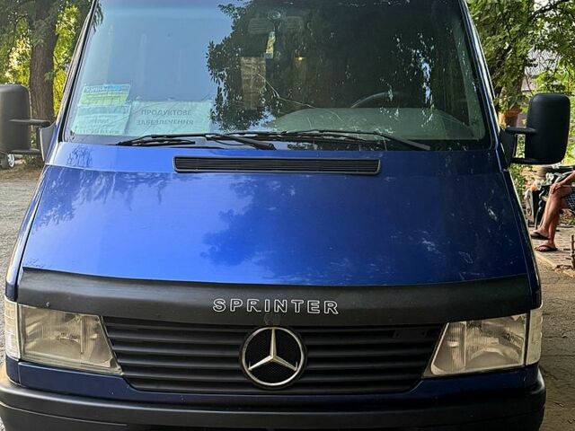Синий Мерседес Sprinter, объемом двигателя 2.9 л и пробегом 555 тыс. км за 5500 $, фото 2 на Automoto.ua