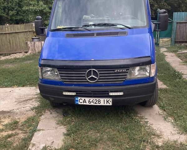 Синий Мерседес Sprinter, объемом двигателя 2.87 л и пробегом 740 тыс. км за 7000 $, фото 8 на Automoto.ua