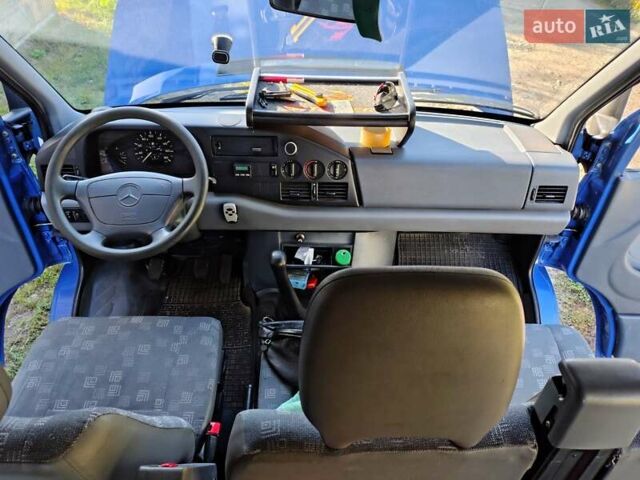 Синій Мерседес Sprinter, об'ємом двигуна 2.9 л та пробігом 399 тис. км за 15000 $, фото 3 на Automoto.ua