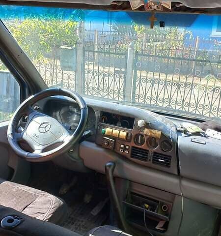 Синій Мерседес Sprinter, об'ємом двигуна 0 л та пробігом 345 тис. км за 6900 $, фото 4 на Automoto.ua