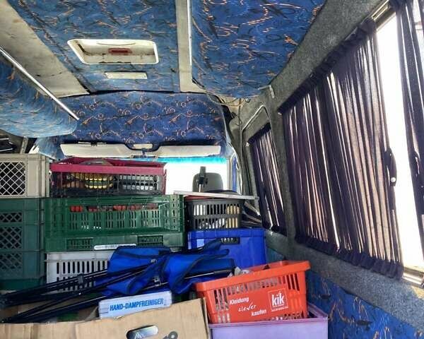 Синий Мерседес Sprinter, объемом двигателя 2.87 л и пробегом 740 тыс. км за 7000 $, фото 4 на Automoto.ua