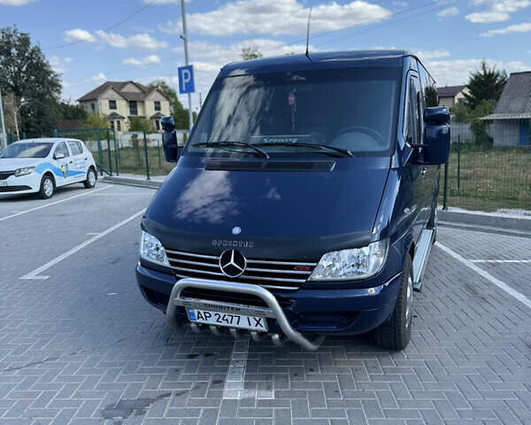 Синий Мерседес Sprinter, объемом двигателя 2.7 л и пробегом 405 тыс. км за 13000 $, фото 1 на Automoto.ua