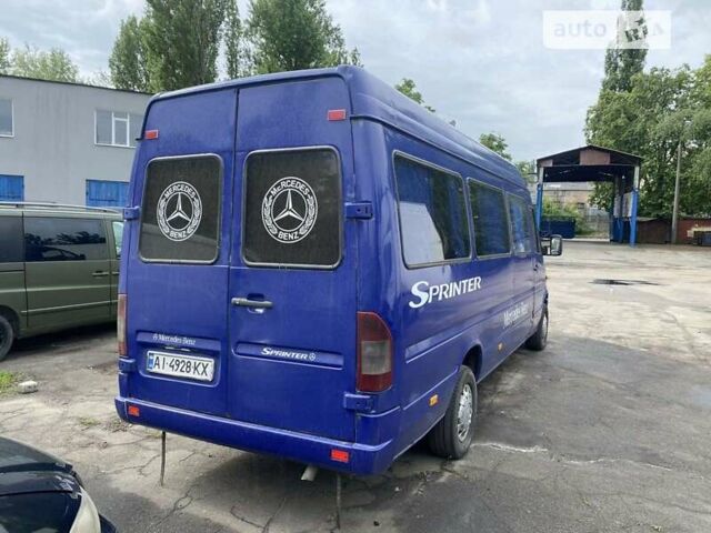 Синий Мерседес Sprinter, объемом двигателя 2.3 л и пробегом 200 тыс. км за 6200 $, фото 3 на Automoto.ua