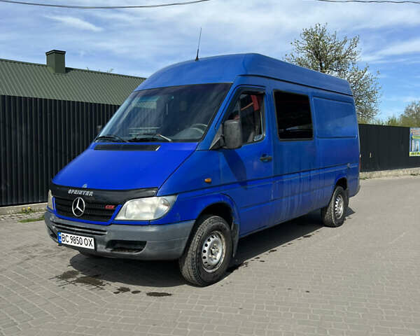 Синий Мерседес Sprinter, объемом двигателя 2.15 л и пробегом 470 тыс. км за 5800 $, фото 1 на Automoto.ua
