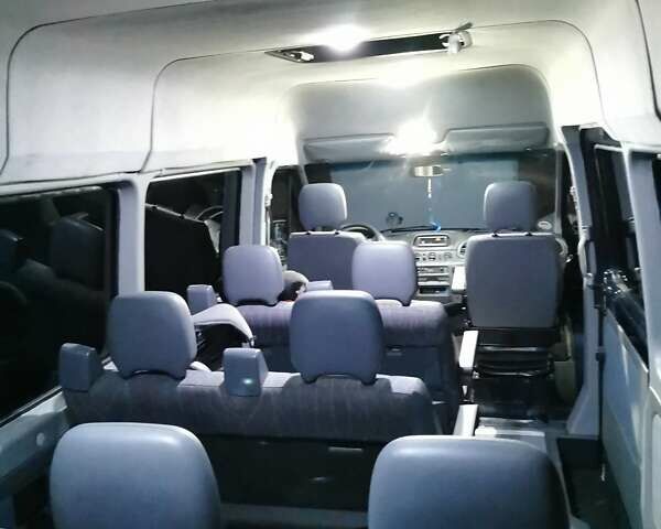 Синий Мерседес Sprinter, объемом двигателя 2.69 л и пробегом 337 тыс. км за 11300 $, фото 12 на Automoto.ua