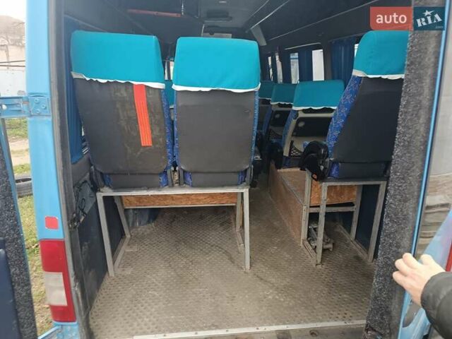 Синий Мерседес Sprinter, объемом двигателя 2.1 л и пробегом 300 тыс. км за 8350 $, фото 6 на Automoto.ua