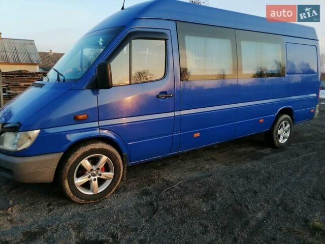 Синий Мерседес Sprinter, объемом двигателя 2.7 л и пробегом 400 тыс. км за 9500 $, фото 1 на Automoto.ua