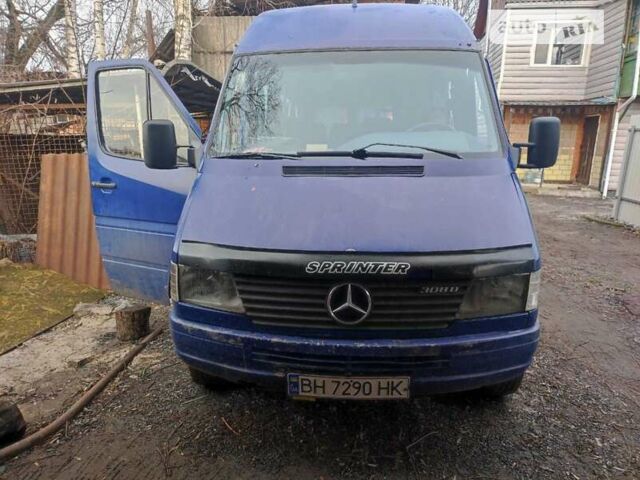 Синій Мерседес Sprinter, об'ємом двигуна 2.29 л та пробігом 850 тис. км за 3600 $, фото 1 на Automoto.ua