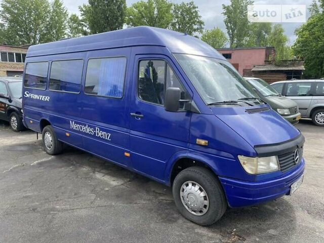 Синій Мерседес Sprinter, об'ємом двигуна 2.3 л та пробігом 200 тис. км за 6200 $, фото 2 на Automoto.ua