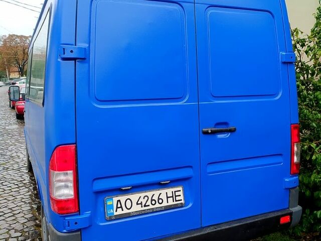 Синий Мерседес Sprinter, объемом двигателя 2.7 л и пробегом 421 тыс. км за 8500 $, фото 6 на Automoto.ua