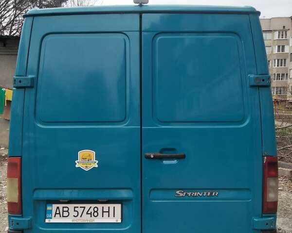 Синій Мерседес Sprinter, об'ємом двигуна 2.1 л та пробігом 700 тис. км за 6400 $, фото 1 на Automoto.ua