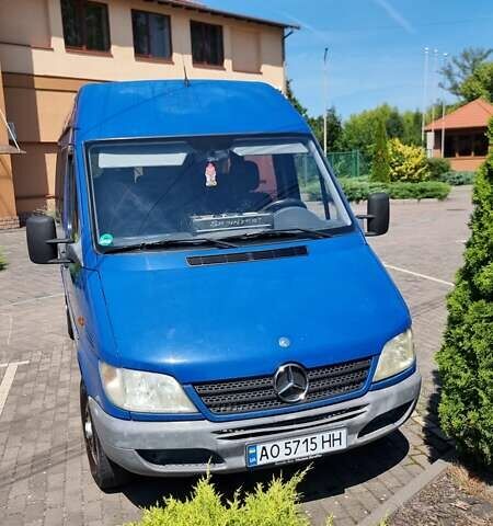 Синий Мерседес Sprinter, объемом двигателя 2.1 л и пробегом 260 тыс. км за 10500 $, фото 2 на Automoto.ua
