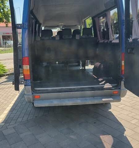 Синий Мерседес Sprinter, объемом двигателя 2.1 л и пробегом 260 тыс. км за 10500 $, фото 17 на Automoto.ua