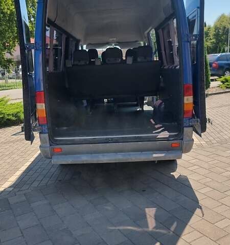 Синий Мерседес Sprinter, объемом двигателя 2.1 л и пробегом 260 тыс. км за 10500 $, фото 18 на Automoto.ua