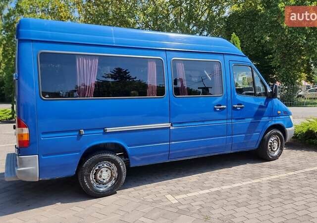 Синий Мерседес Sprinter, объемом двигателя 2.1 л и пробегом 260 тыс. км за 10500 $, фото 3 на Automoto.ua