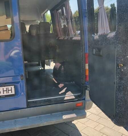 Синий Мерседес Sprinter, объемом двигателя 2.1 л и пробегом 260 тыс. км за 10500 $, фото 14 на Automoto.ua