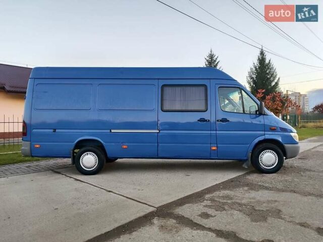 Синий Мерседес Sprinter, объемом двигателя 2.7 л и пробегом 260 тыс. км за 8200 $, фото 3 на Automoto.ua