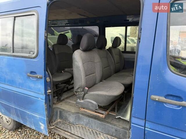 Синий Мерседес Sprinter, объемом двигателя 2.1 л и пробегом 350 тыс. км за 4800 $, фото 6 на Automoto.ua