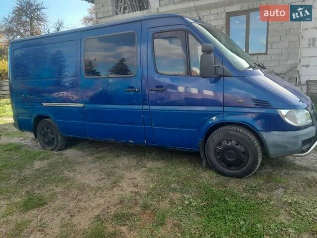 Синий Мерседес Sprinter, объемом двигателя 2.1 л и пробегом 450 тыс. км за 5500 $, фото 2 на Automoto.ua