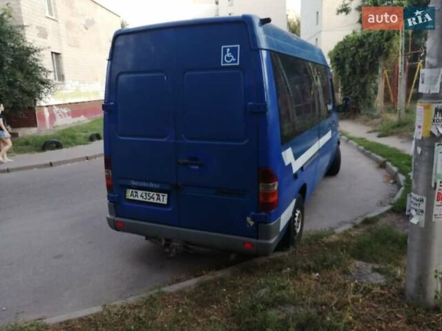 Синий Мерседес Sprinter, объемом двигателя 2.2 л и пробегом 585 тыс. км за 8500 $, фото 5 на Automoto.ua