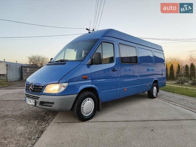 Синий Мерседес Sprinter, объемом двигателя 2.7 л и пробегом 260 тыс. км за 8200 $, фото 1 на Automoto.ua