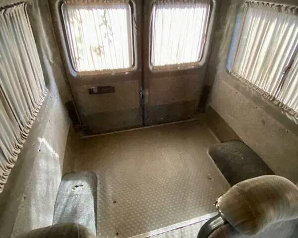 Синий Мерседес Sprinter, объемом двигателя 2.7 л и пробегом 385 тыс. км за 9500 $, фото 9 на Automoto.ua